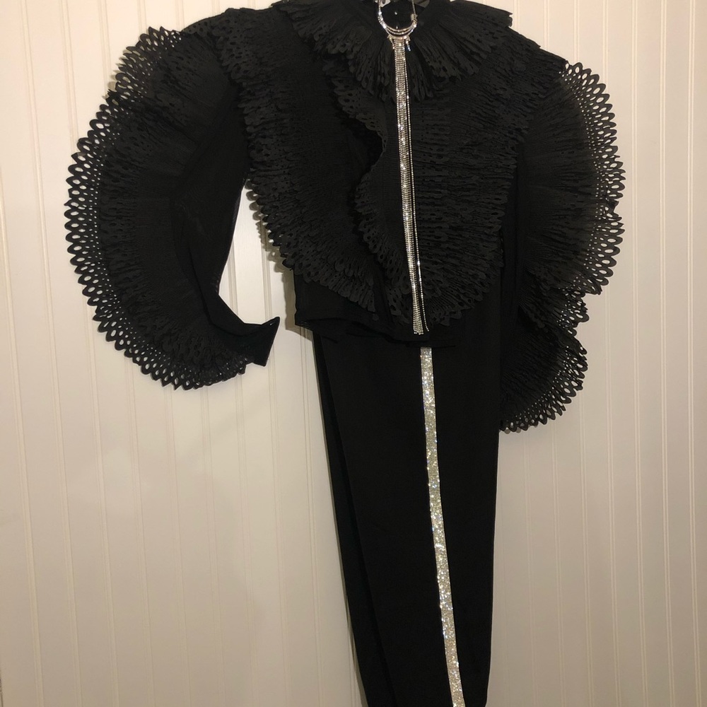 HOST PICK🎊Gorgeous Ruffle Blouse - Picture 3 of 8